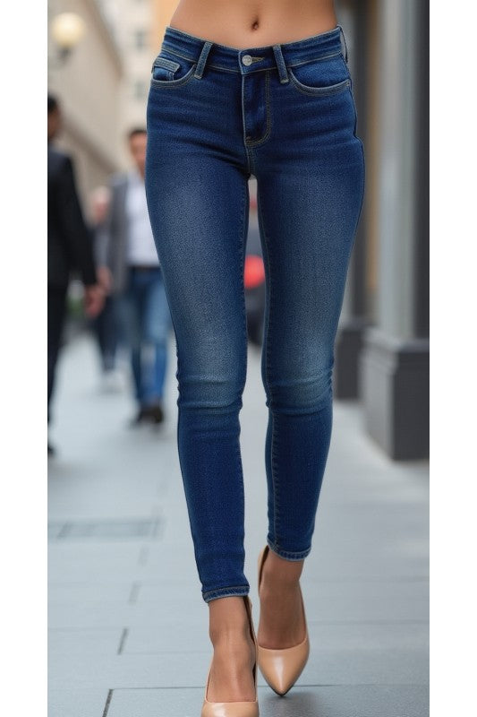 Judy Blue Full Size Run Mid-Rise Waist Skinny Jeans with Thermal Lining