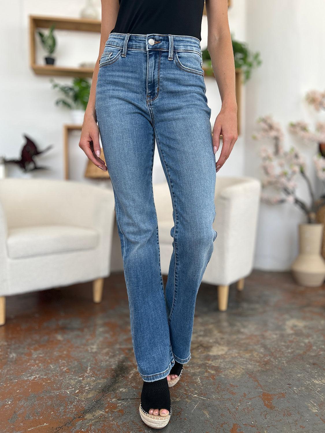 Judy Blue Full Size Mid-Rise Waist Straight Jeans - Hatuti