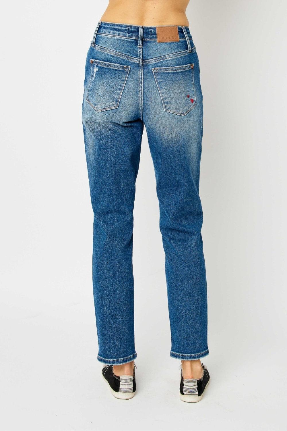 Judy Blue Full Size Queen Of Hearts Coin Pocket BF Jeans - Hatuti